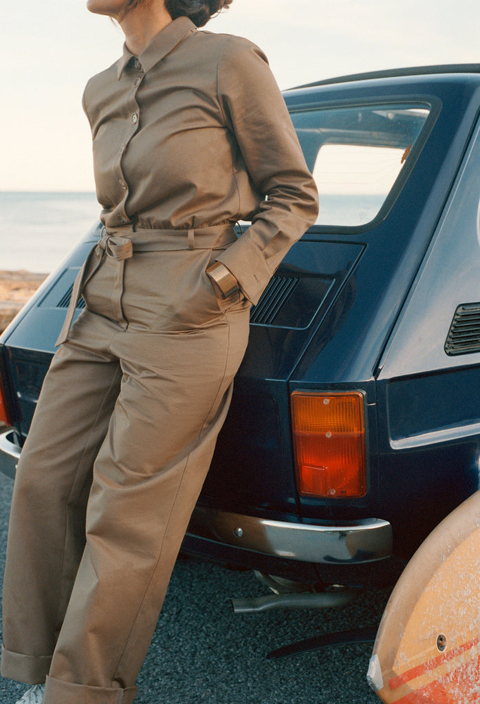 Combinaison LOUISE - Combi pantalon femme manche longue en coton beige avec ceinture